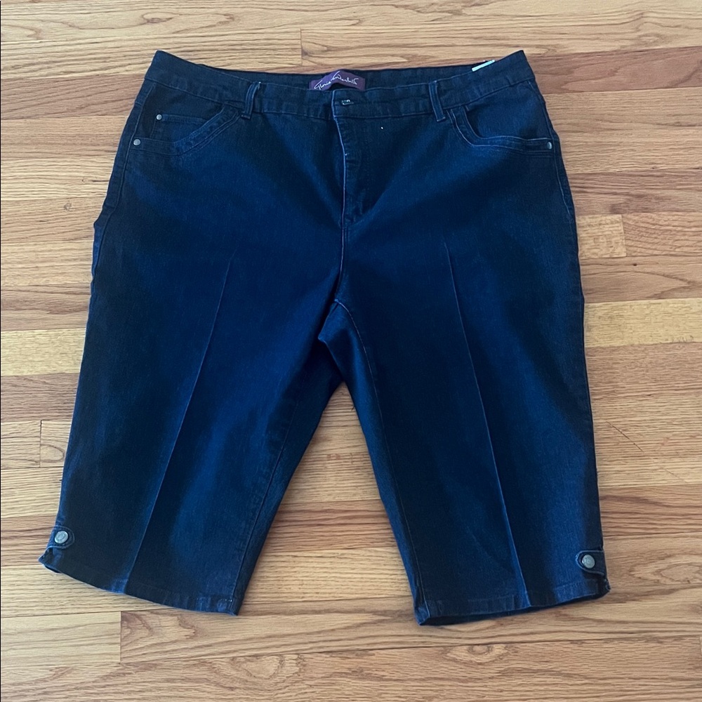 Gloria Vanderbilt Indigo Denim Bermuda Jeans